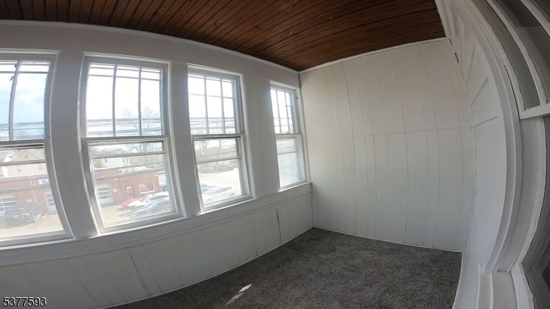 Empty room, Interior, Wooden Ceilings