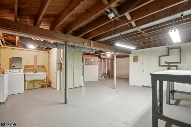 Interior, Washer, Wooden Beams, Wooden Ceilings