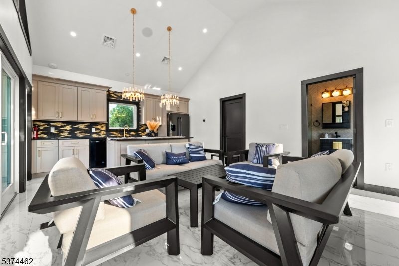 Chandelier, Dining room, Interior, Kitchen, Living room, Marble, Pendant Lights, Recessed Lighting