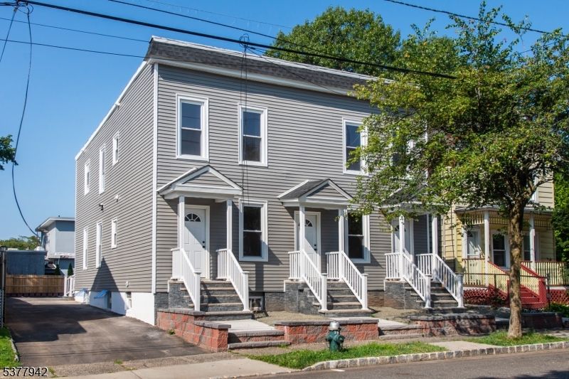 Exterior, Facade, Georgian