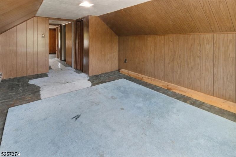 Empty room, Interior, Recessed Lighting, Wooden Ceilings, Wooden Walls