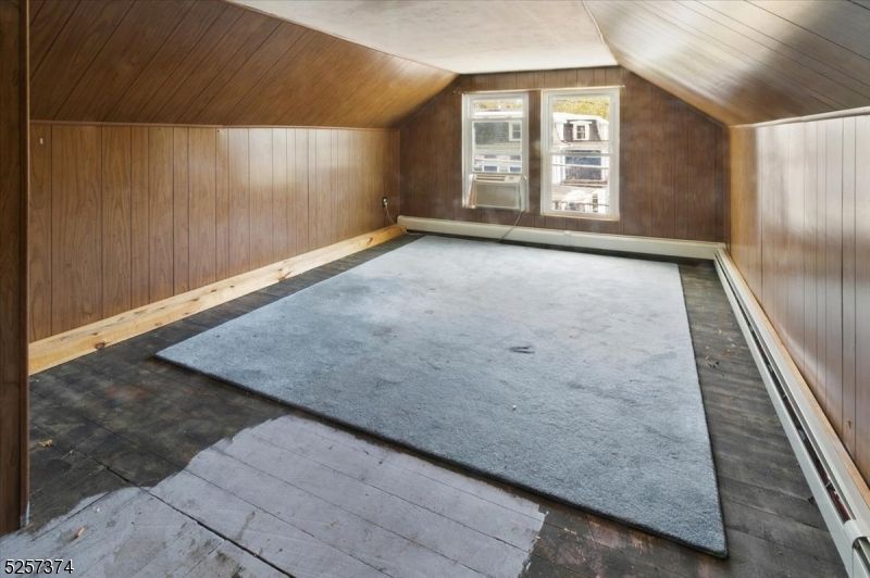 Empty room, Interior, Wooden Ceilings, Wooden Walls