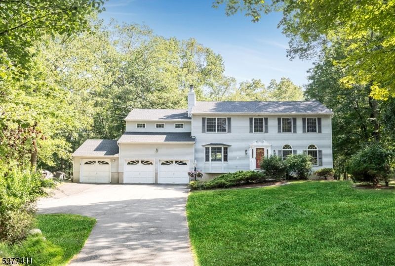 Attached, Backyard, Exterior, Facade, Georgian