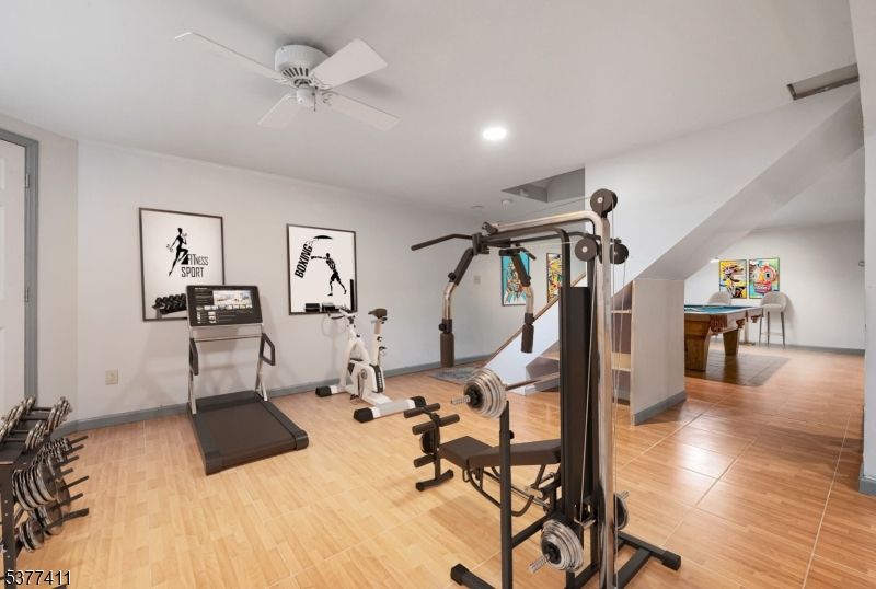 Fitness Equipment, Interior, Recessed Lighting, Wood Texture Flooring