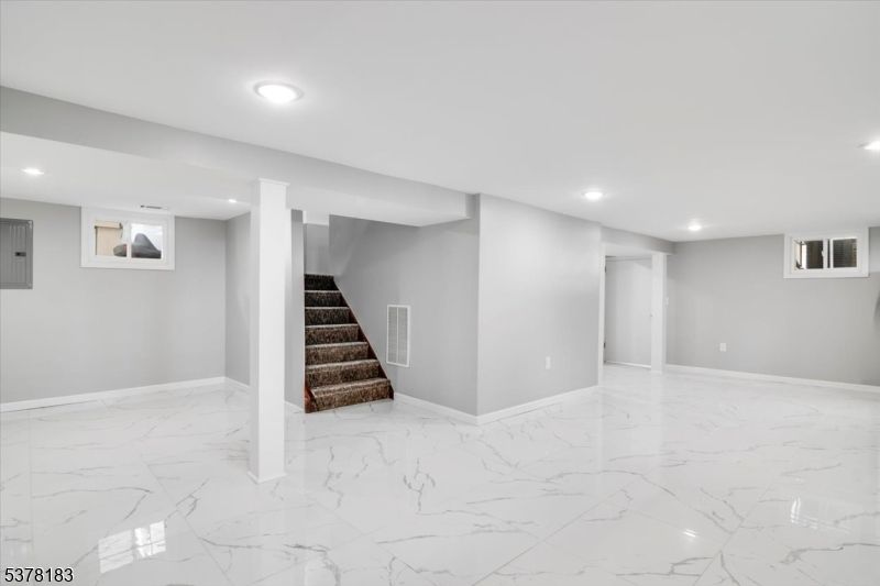 Empty room, Interior, Marble, Recessed Lighting