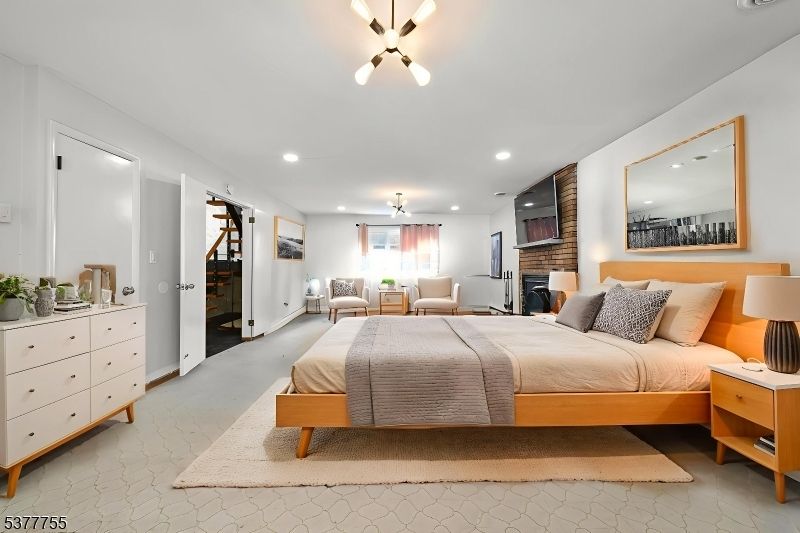 Bedroom, Fireplace, Interior, Pendant Lights, Recessed Lighting