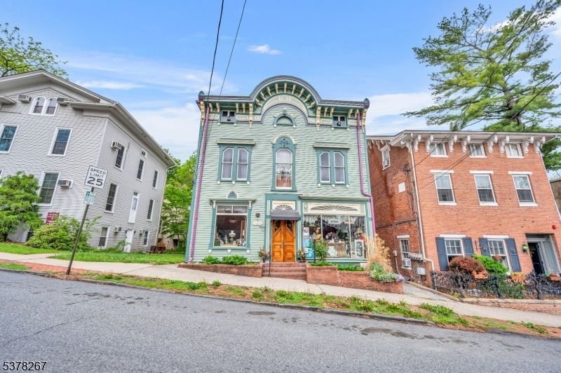 Exterior, Facade, Brick Facade, Rowhouse
