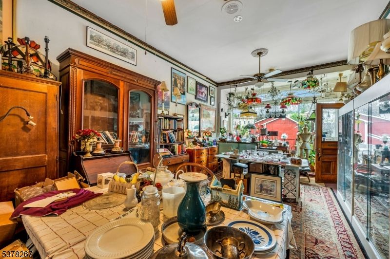 Dining room, Interior