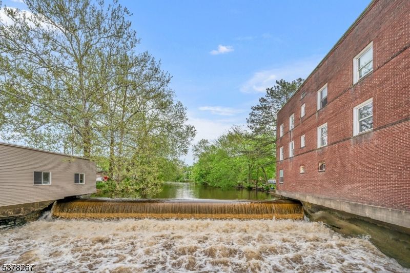 Exterior, Water
