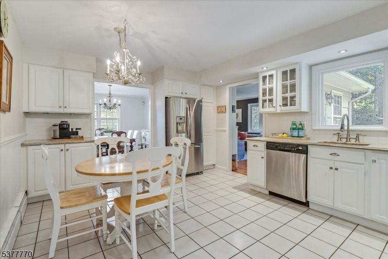 Chandelier, Dining room, Interior, Kitchen, Recessed Lighting, Stainless Steel Appliances