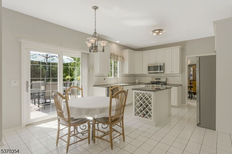 Chandelier, Dining room, Interior, Kitchen, Pendant Lights, Recessed Lighting