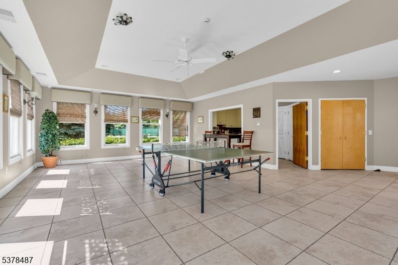 Game Room, Interior, Recessed Lighting