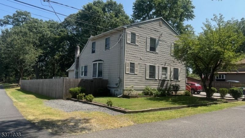 Exterior, Facade, Cape Cod