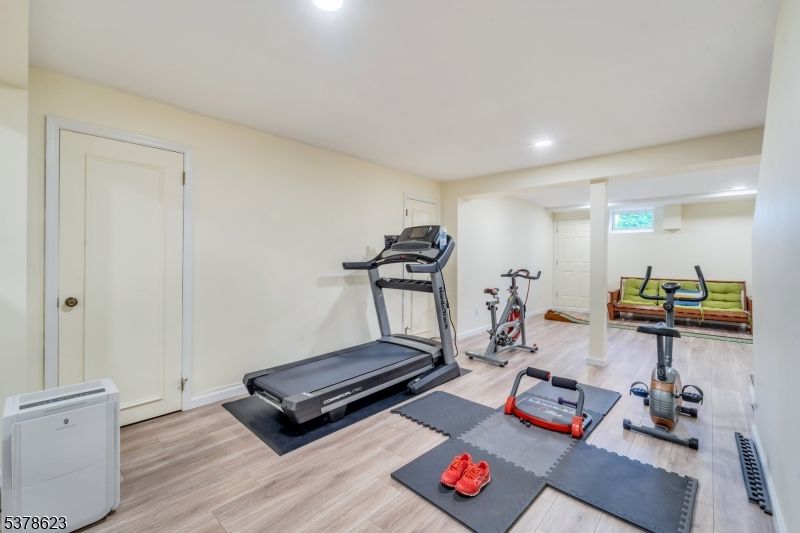 Fitness Equipment, Interior, Recessed Lighting, Wood Texture Flooring