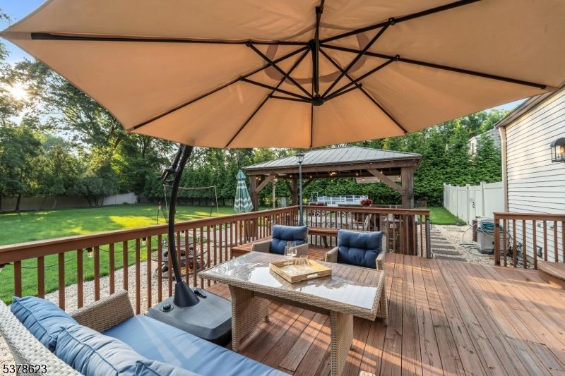 Exterior, Wood Texture Flooring