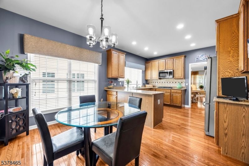 Chandelier, Dining room, Interior, Kitchen, Pendant Lights, Recessed Lighting, Wood Texture Flooring