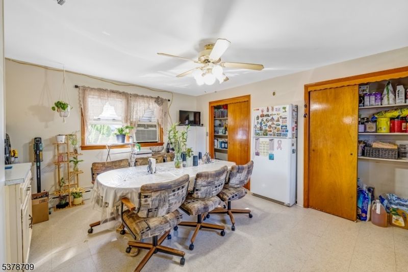 Dining room, Interior
