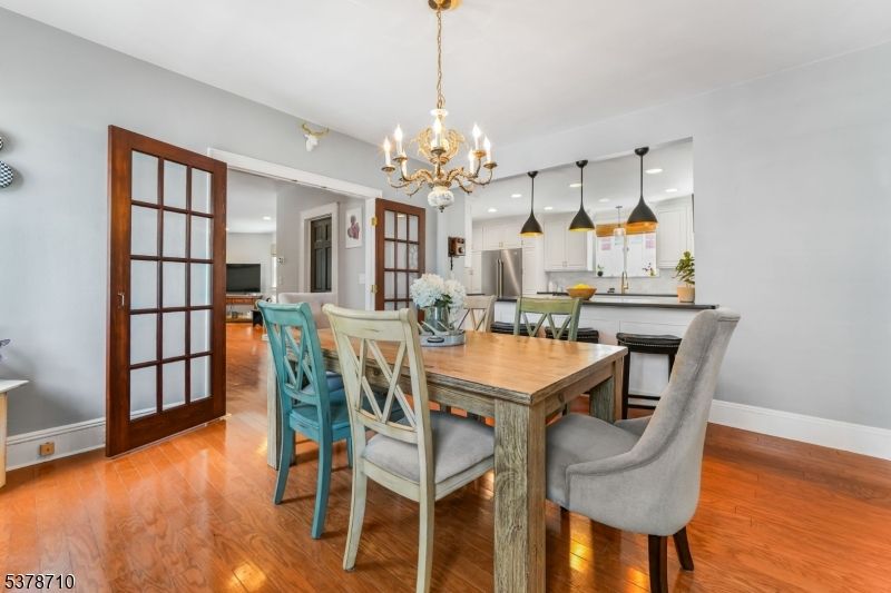 Chandelier, Dining room, Interior, Kitchen, Pendant Lights, Recessed Lighting, Wood Texture Flooring