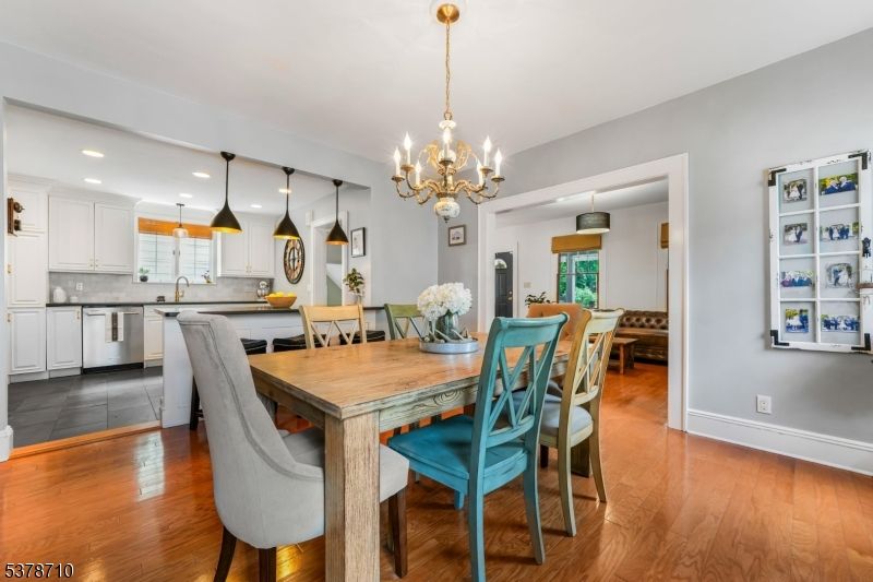 Chandelier, Dining room, Interior, Kitchen, Pendant Lights, Recessed Lighting, Wood Texture Flooring