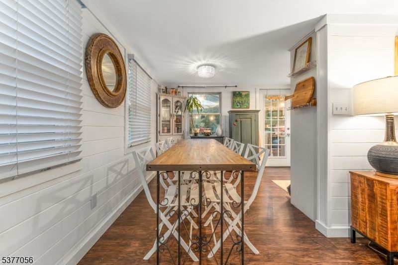 Dining room, Interior, Wood Texture Flooring