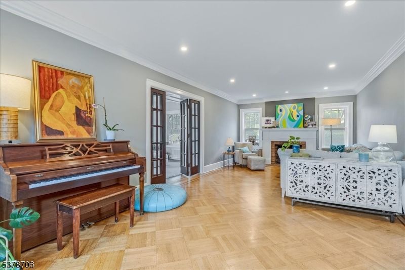 Interior, Living room, Piano, Recessed Lighting, Wood Texture Flooring