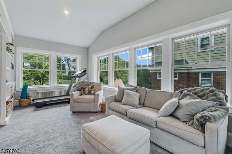Fitness Equipment, Interior, Living room, Recessed Lighting