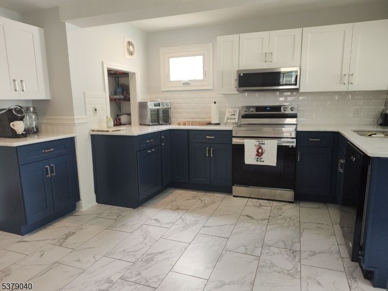 Interior, Kitchen, Marble, Stainless Steel Appliances