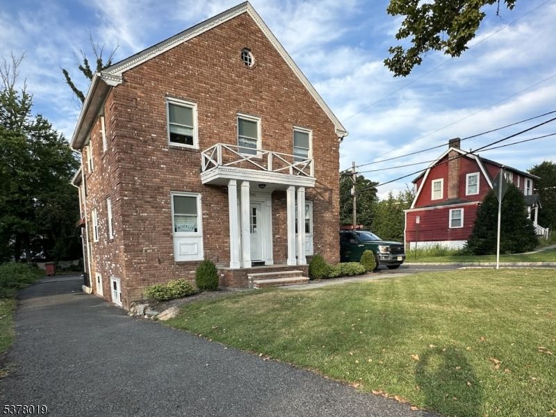 Exterior, Facade, Brick Facade, Rowhouse