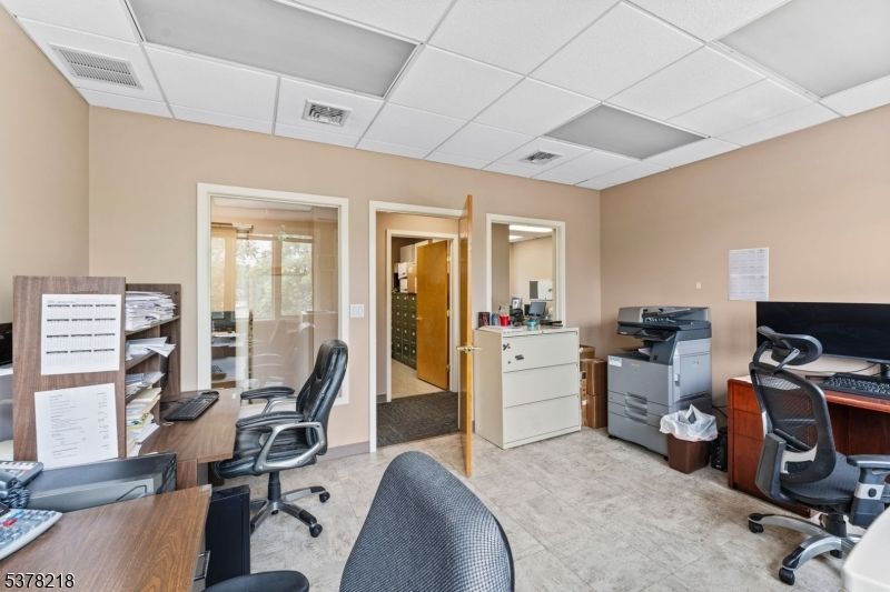 Home Office, Interior