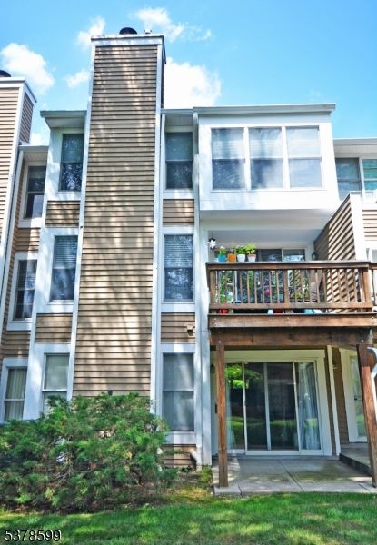 Exterior, Facade, Rowhouse