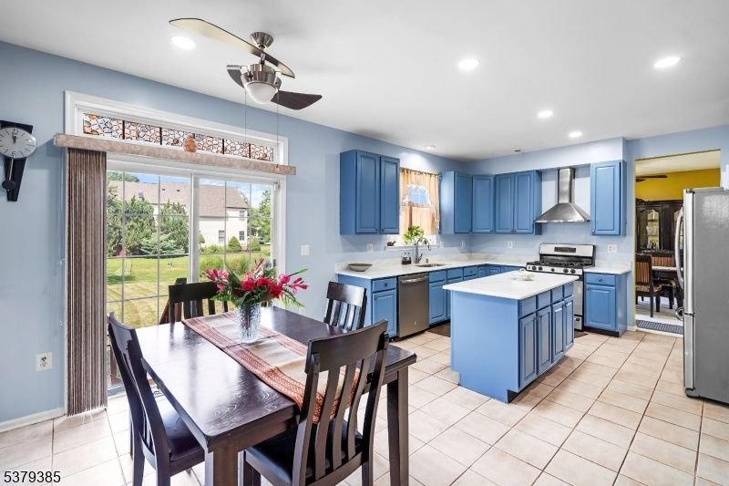 Dining room, Interior, Kitchen, Recessed Lighting, Stainless Steel Appliances