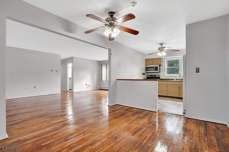 Empty room, Interior, Kitchen, Wood Texture Flooring