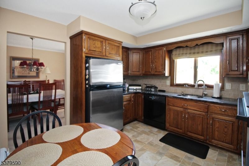 Chandelier, Dining room, Interior, Kitchen