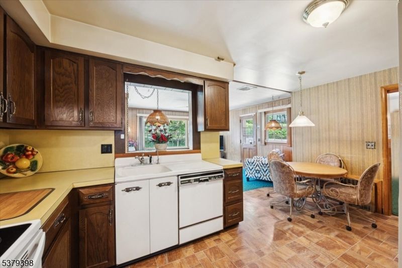 Dining room, Interior, Kitchen, Pendant Lights, Wood Texture Flooring
