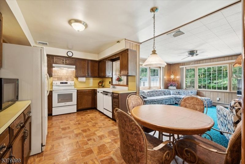 Dining room, Interior, Kitchen, Living room, Pendant Lights, Stainless Steel Appliances