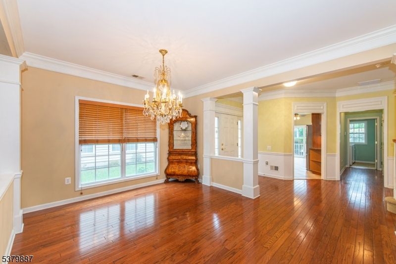 Chandelier, Empty room, Interior, Wood Texture Flooring