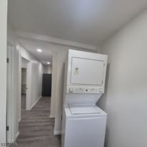 Interior, Recessed Lighting, Utility Closets, Washer, Wood Texture Flooring