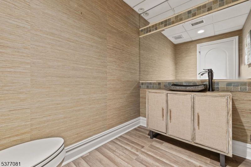 Bathroom, Interior, Recessed Lighting, Wood Texture Flooring