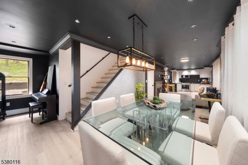 Dining room, Interior, Kitchen, Pendant Lights, Recessed Lighting, Wood Texture Flooring