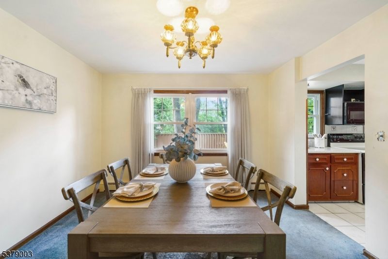 Chandelier, Dining room, Interior