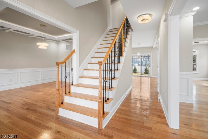 Interior, Pendant Lights, Recessed Lighting, Wood Texture Flooring