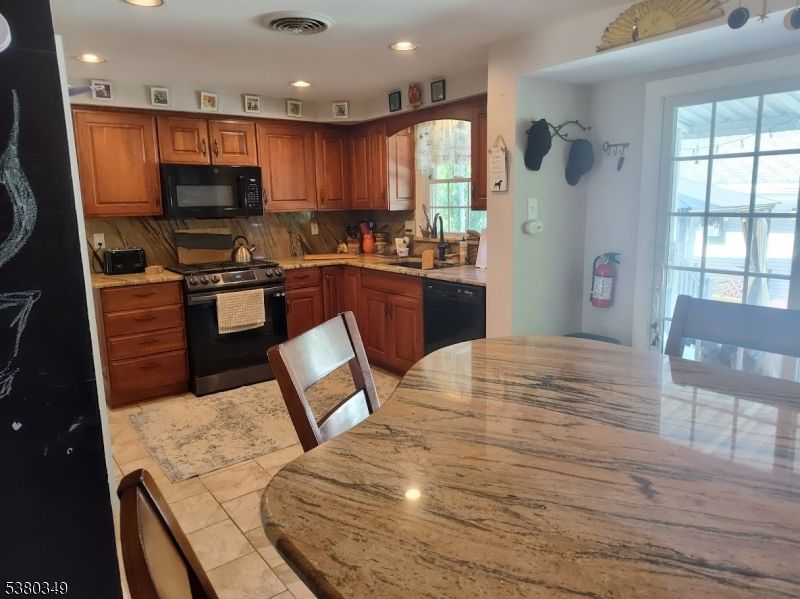 Dining room, Interior, Kitchen, Recessed Lighting