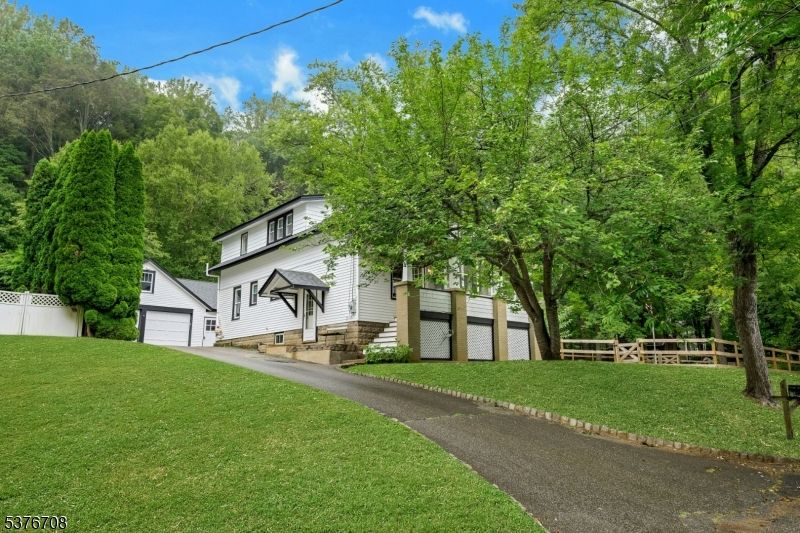 Backyard, Detached Garage, Exterior