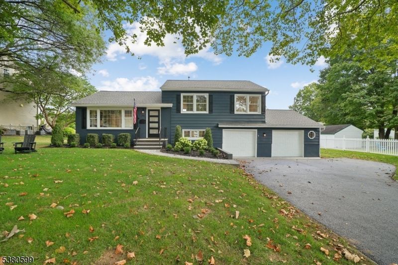 Attached, Backyard, Exterior, Facade, Split Level