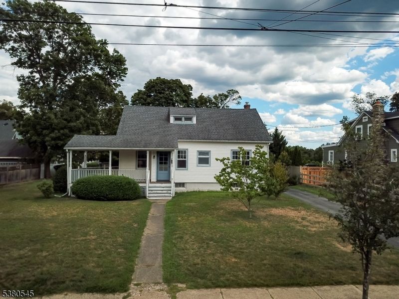 Backyard, Exterior, Facade, Cape Cod