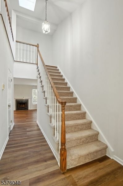 Interior, Pendant Lights, Wood Texture Flooring