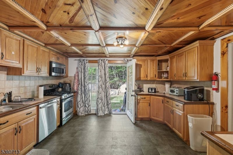 Interior, Kitchen, Stainless Steel Appliances, Wooden Beams, Wooden Ceilings