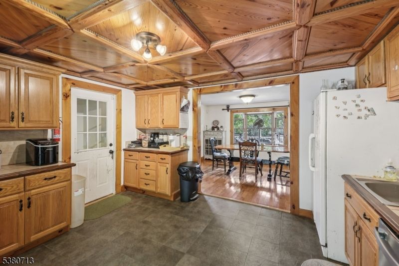 Dining room, Interior, Kitchen, Wooden Beams, Wooden Ceilings, Wood Texture Flooring