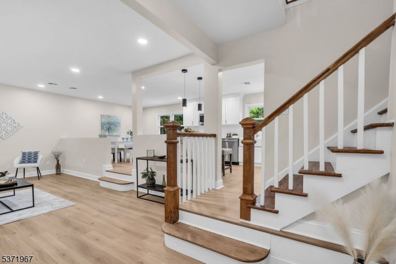 Interior, Pendant Lights, Recessed Lighting, Wood Texture Flooring