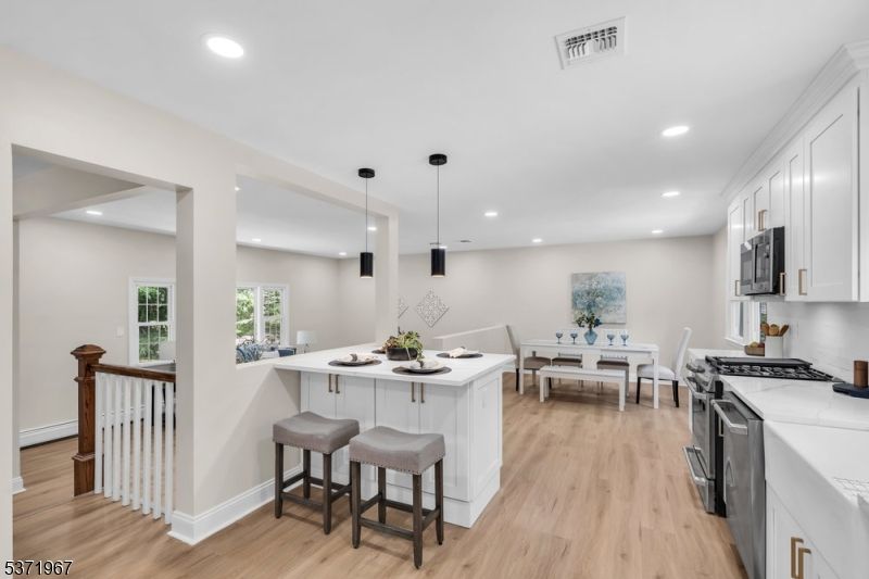 Dining room, Interior, Kitchen, Pendant Lights, Recessed Lighting, Wood Texture Flooring